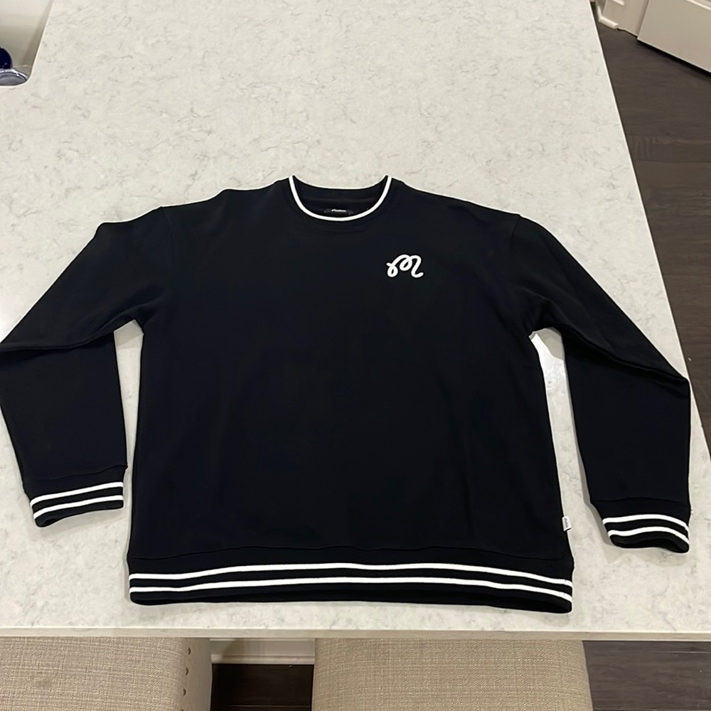 EUC Malbon “M” script crewneck color is black size XXL